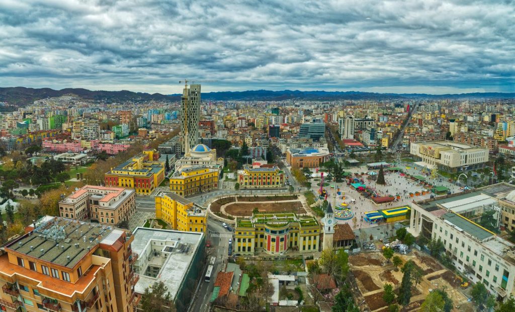 Dove si trova Tirana