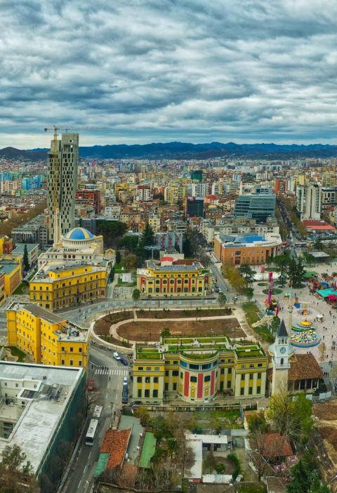 Dove si trova Tirana
